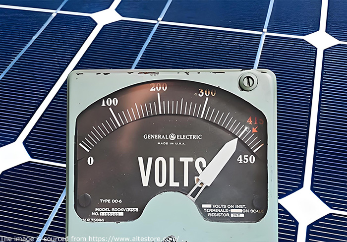 What is the Voltage of a 200 Watt Solar Panel?