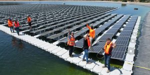 floating solar panels